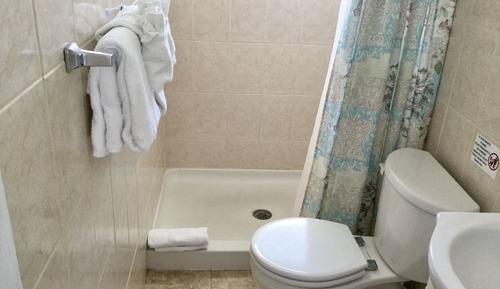 Standard Room, 1 Queen Bed