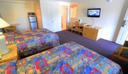 Single Room, 2 Double Beds