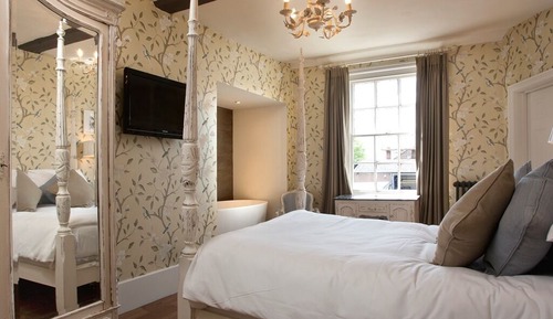 Deluxe Double Room, Ensuite (Evangeline)