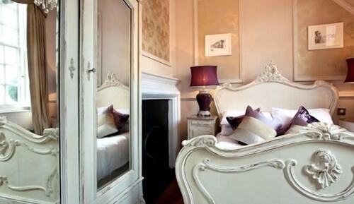 Superior Double Room, Ensuite (Olivia)