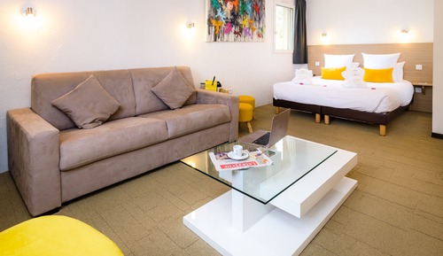 Double Room (Privilège)