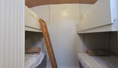 Large Family Caboose, 1 Double Bed and 4 Single Bunks