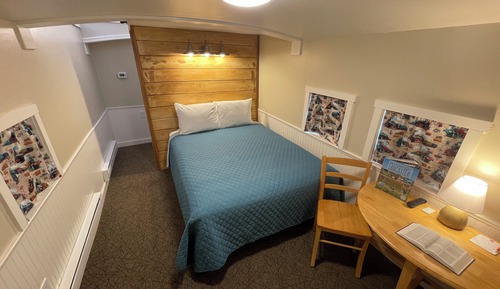 Medium Family Caboose, 1 Double Bed and 3 Single Bunks