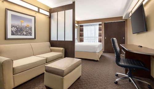 Business Room, 1 Queen Bed, Non Smoking