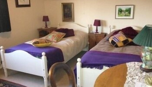 Standard Twin Room, Shared Bathroom