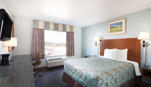 Standard Room, 1 Queen Bed