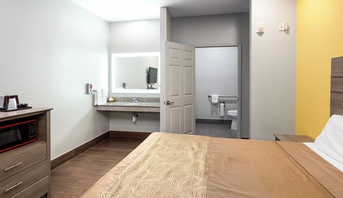 Standard Room, 1 King Bed