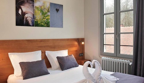 Junior Suite, 1 Queen Bed with Sofa bed