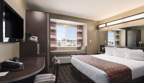 Standard Room, 1 Queen Bed