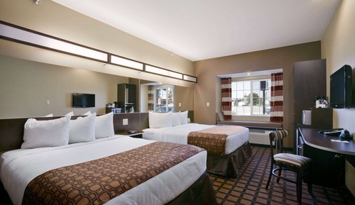 Room, 2 Queen Beds, Accessible, Bathtub