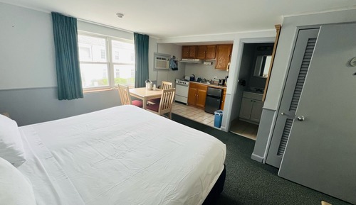 Deluxe Studio Suite, 1 King Bed