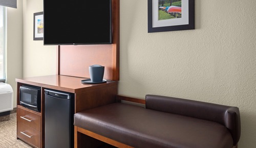 Room, 1 King Bed, Accessible, Non Smoking (Mobility/Hearing, Bathtub w/Grab Bars)