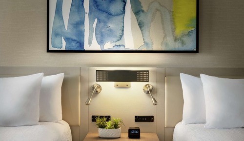 Room, 2 Queen Beds, Bathtub
