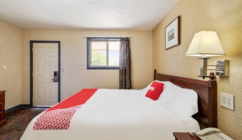 Room, 1 King Bed, Non Smoking