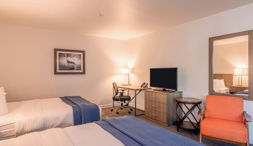 Superior Room, 2 Queen Beds, Accessible Bathtub