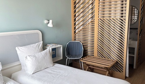 Classic Twin Room including snacks & drinks self service in the Lounge Club