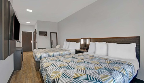 Deluxe Room, 2 Queen Beds, Non Smoking, Kitchenette