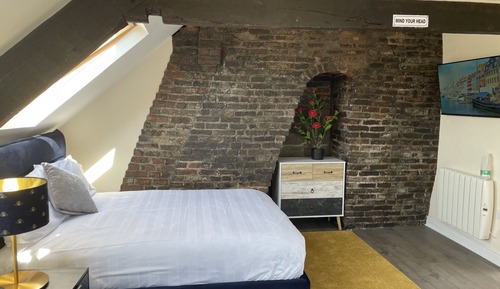 Luxury Studio, Ensuite, Harbor View (Penthouse)