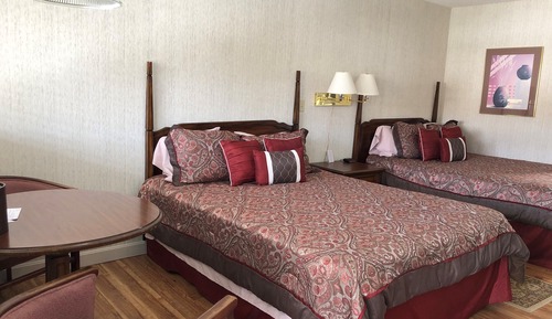 Essentials - 2 Queen, First Floor