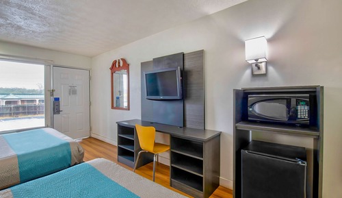 Deluxe Room, 2 Queen Beds, Non Smoking, Refrigerator & Microwave