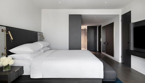 Club Room, 1 King Bed