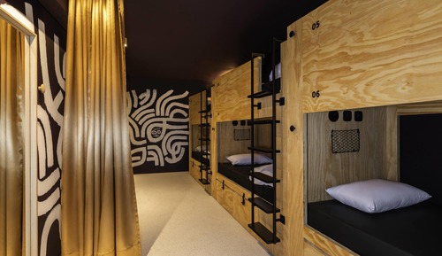 1 Lit dans une chambre partagée de 6 réservée aux femmes