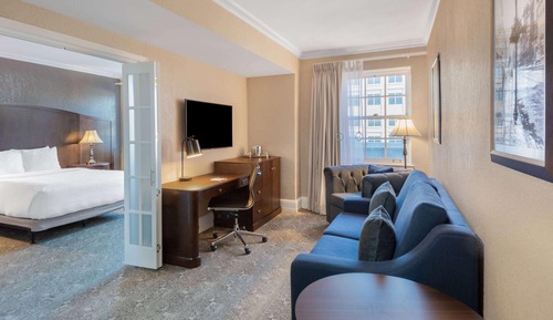 Suite, 1 Bedroom (1 King Bed)