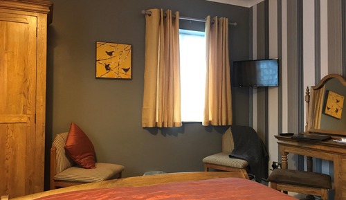 Classic Double Room, Ensuite, Courtyard View