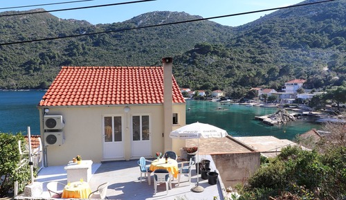 Apartment (Studio Apartment with Terrace and Sea)