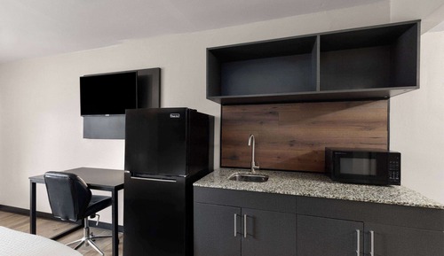 Studio, 1 King Bed, Non Smoking