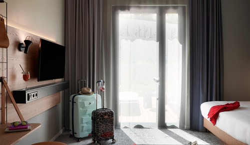 Room, 1 Queen Bed, Pool Access