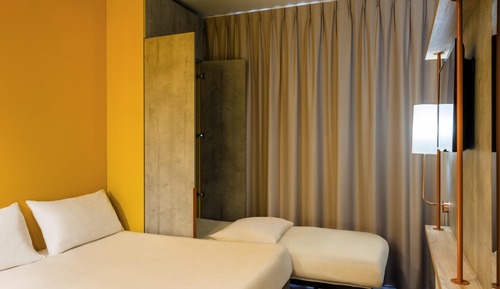 Triple Room, Multiple Beds