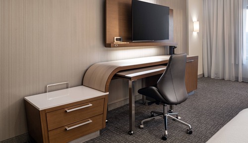 Room, 1 King Bed with Sofa bed (Mobility/Hearing Access, Roll-in Shwr)