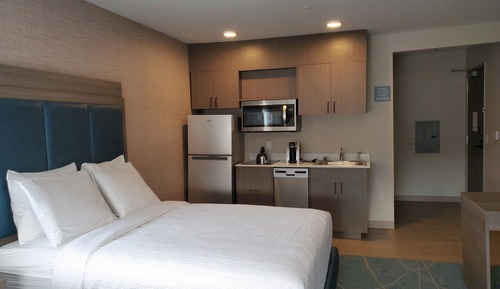 Luxury Room (Victoria Deluxe Suite)