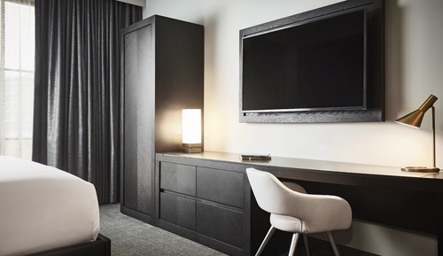 Archer King Mobility - Accessible Suite with Tub