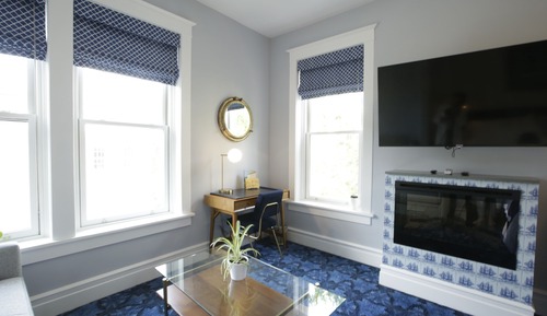 Deluxe Room, 1 King Bed (202)