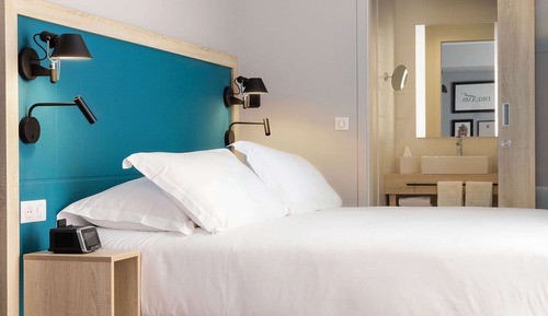 Room, 1 Queen Bed (View)