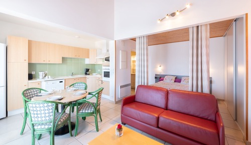 Standard Studio, 1 Queen Bed