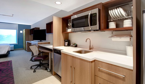 Studio, 2 Queen Beds (Mobility & Hearing, Roll-in Shower)