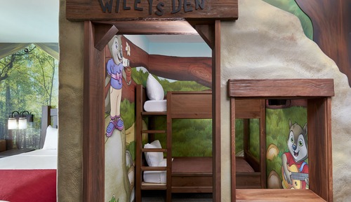 Suite (Wolf Den)