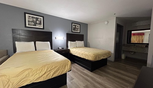 Room, 2 Double Beds, Smoking