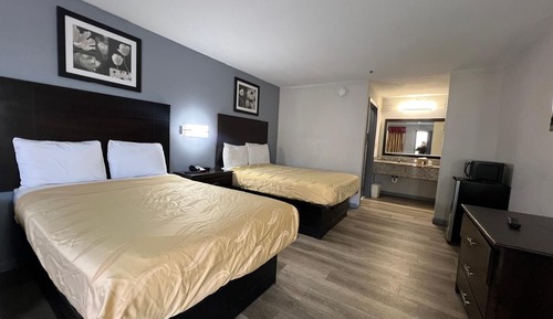 Suite, 2 Double Beds, Non Smoking