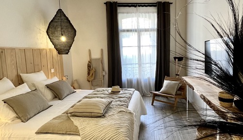 Family Room, 2 Bedrooms (Valmy)