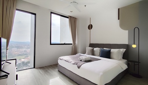 Deluxe Condo, 2 Bedrooms