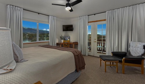 Signature Room
