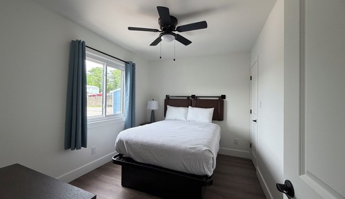 Family Cottage, 4 Bedrooms, Fireplace, Lake View
