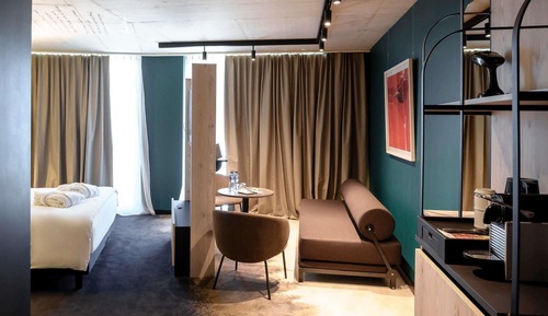 Junior Suite, 1 King Bed with Sofa bed (Lounge)