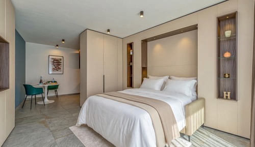 Family Studio (ICON H Lugano 202 Suite Micro-Living)