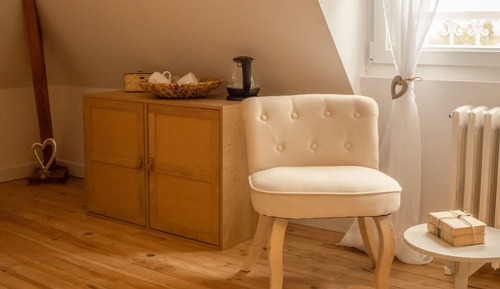 Romantic Double Room, Ensuite, Courtyard View