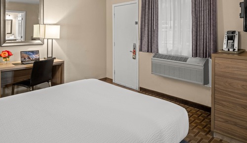 Room 606 - Queen Standard